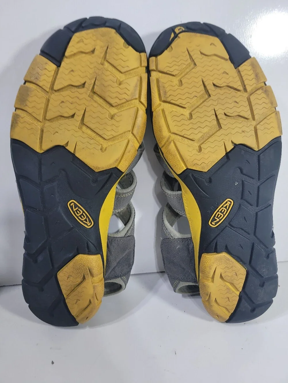 KEEN Clearwater CNX Men Sandals Size 11 US 10 UK Grey Yellow Hiking Water Shoes